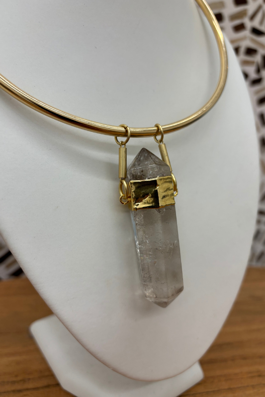 AMULET Clear Quartz Pendant Choker