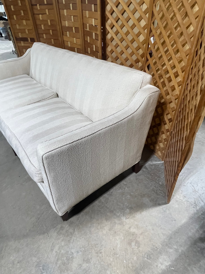 Unbranded Off White/Cream Tone Sofa***HEAVY ITEM***READ DETAILS ON PICK UP POLICY***