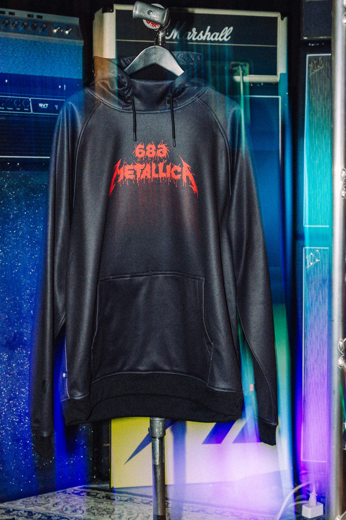 686 Men’s Metallica Bonded Fleece Pullover Hoody in black polyester fleece with a red metallic-style logo on the chest.
