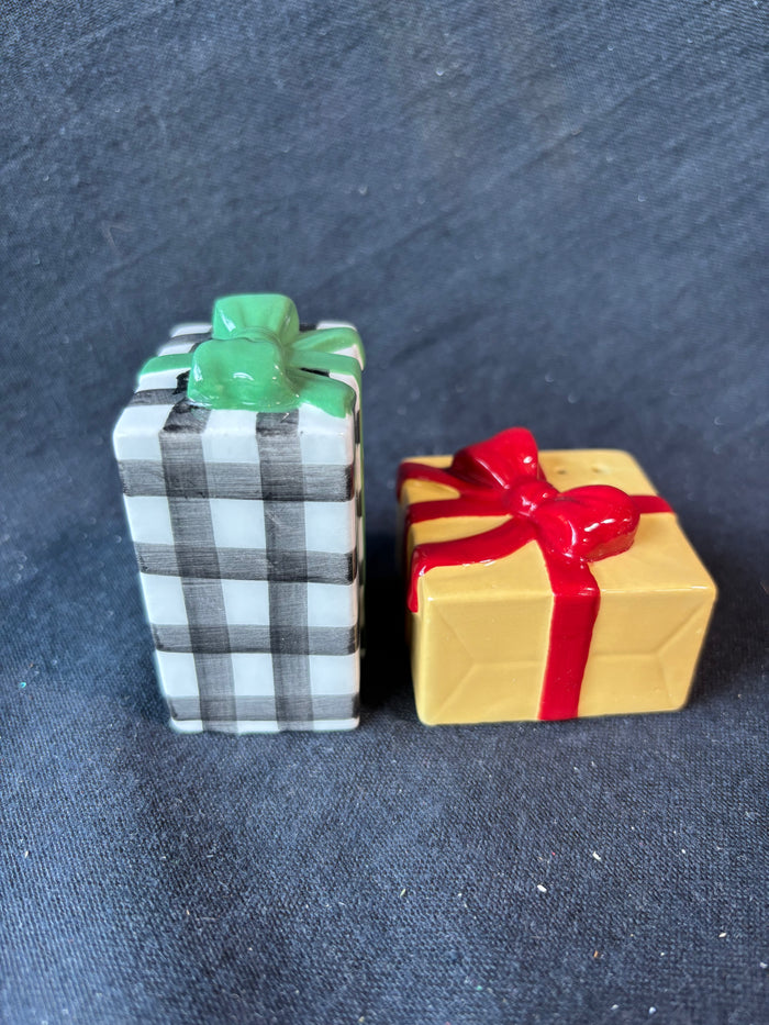 Hallmark Ceramic Holiday Presents Salt & Pepper Shaker Set