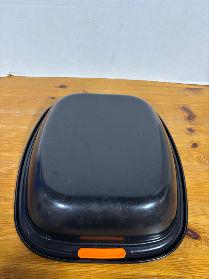 Le Creuset Rectangular Roaster, Appears Unused