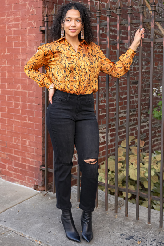 Betsy Black Crop