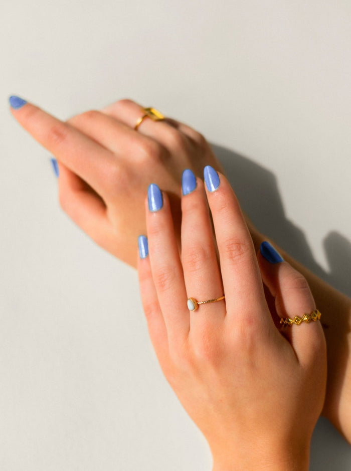 BKIND Vernis à Ongles - Marco Polo, couleur bleu. Parfaite idée de cadeau pour femme.