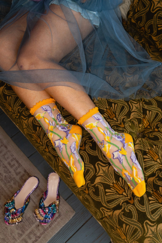 Calla Lily Ruffle Sheer Sock