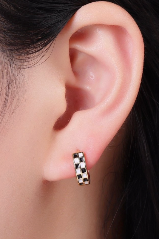 Checkered Huggies
