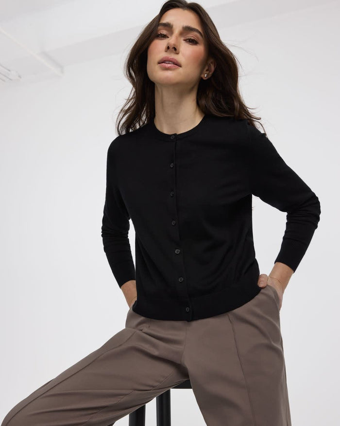 Crew-Neck Cardigan - R Essentials