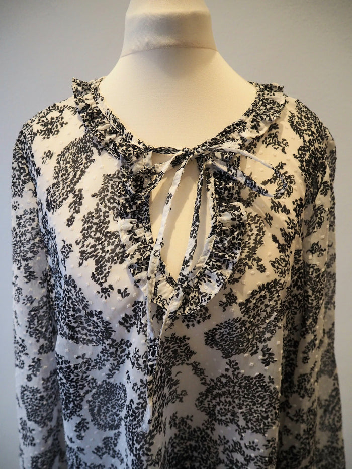 Dunnes Black/White Blouse 12