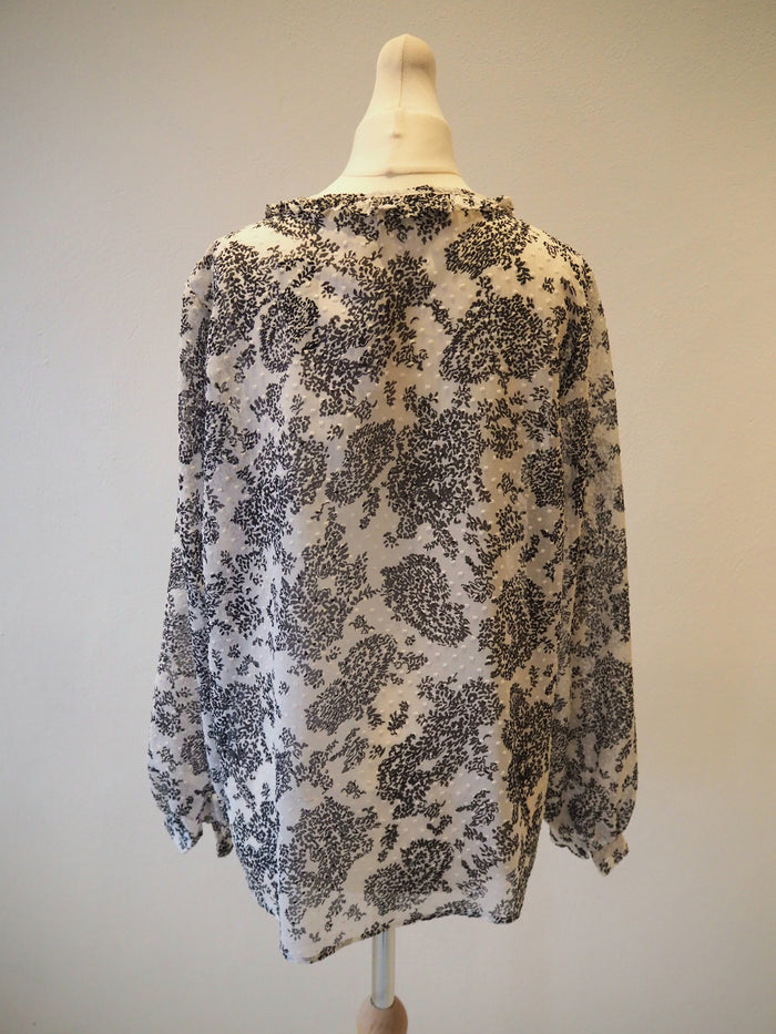 Dunnes Black/White Blouse 12