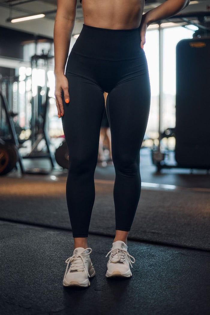Bandasy hybrid scrunch leggings for gym workout and free time. Seamless, stretchy and breathable material.