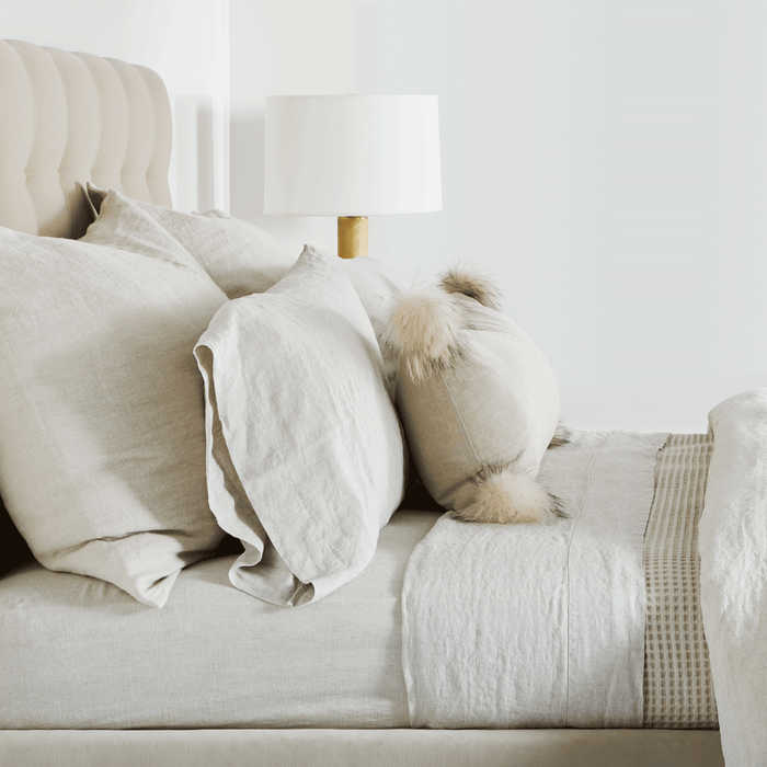 Produced in Italy exclusively for Elte from Belgian linen that is stonewashed for a natural distressed and vintage look, our Vintage Washed Linen is great for everyday use, providi