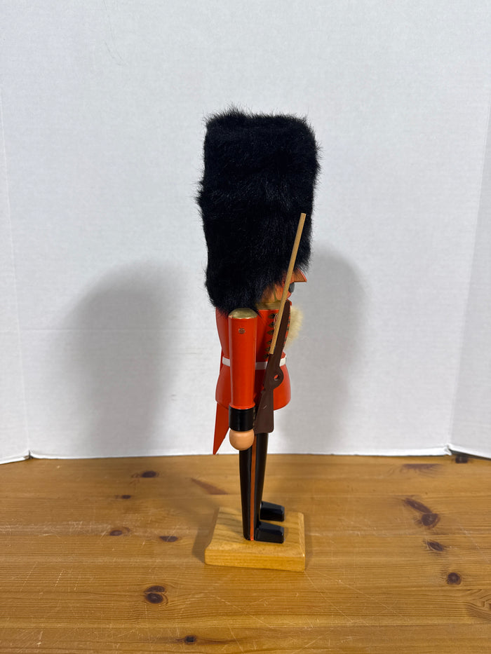 Etzgebirge English Guard Soldier Nutcracker