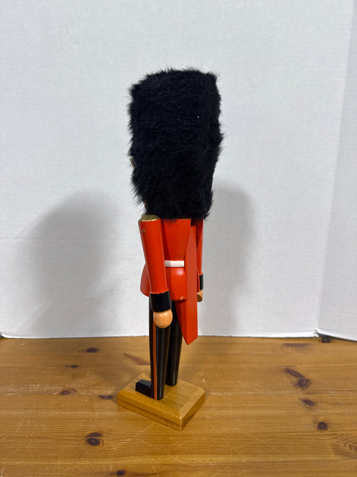 Etzgebirge English Guard Soldier Nutcracker