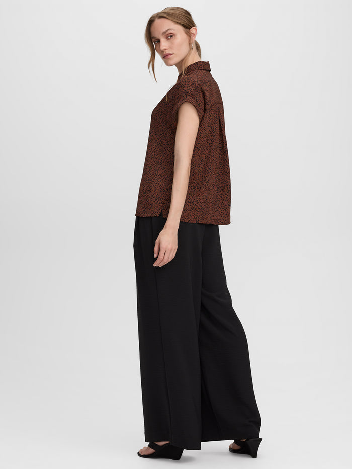 Extended-Sleeve V-Neck Flowy Blouse - R Essentials