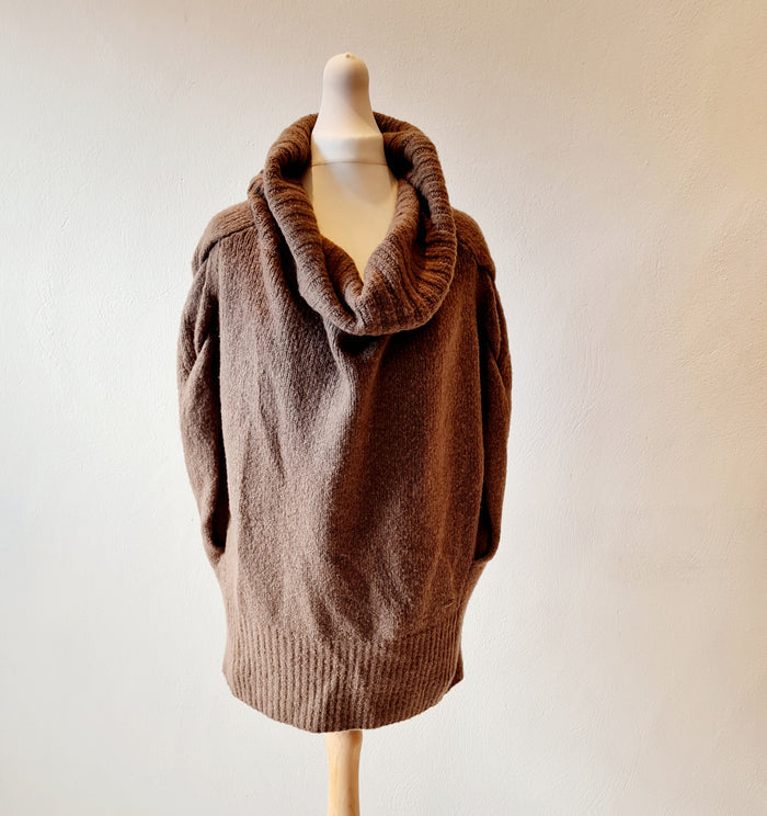 Guess Brown Sleeveless Jumper M NEW