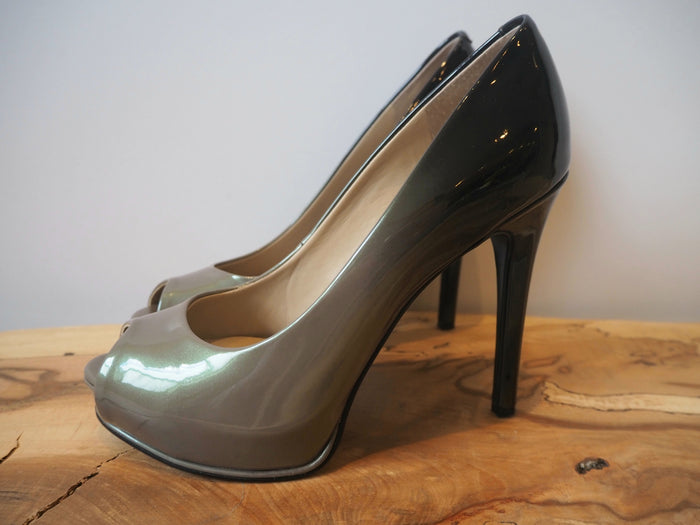 Guess Grey Ombre Platforms Size 4