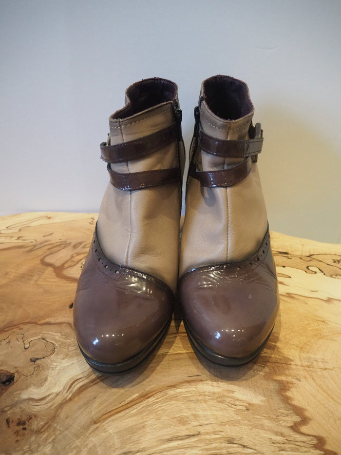 Jose Saenz Brown Shoe Boots 6