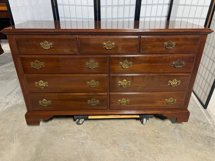 Knob Creek Dresser***HEAVY ITEM***READ DETAILS ON PICK UP POLICY***