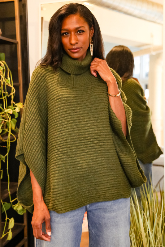 Lara Poncho