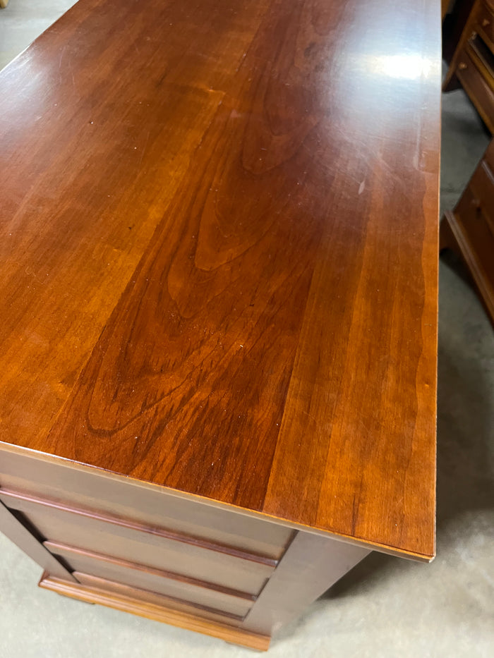 Lexington Shaker Dresser (B)***HEAVY ITEM***READ DETAILS ON PICK UP POLICY***