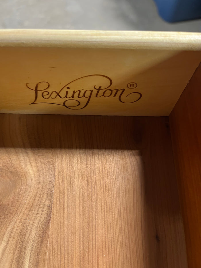 Lexington Shaker Dresser (B)***HEAVY ITEM***READ DETAILS ON PICK UP POLICY***