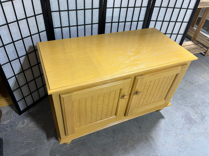 Light Wood Tone Bench/Trunk