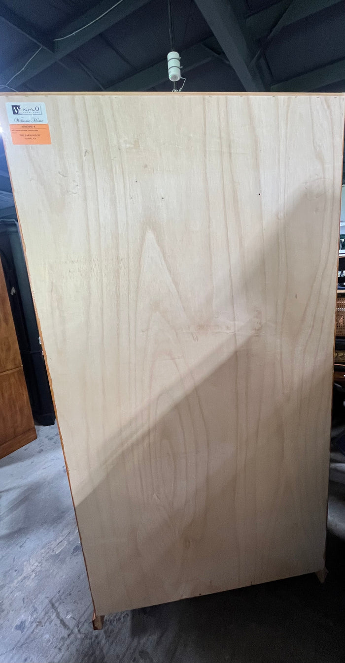 Maco Furniture/Welcome Home Armoire/Cabinet***HEAVY ITEM***READ DETAILS ON PICK UP POLICY***