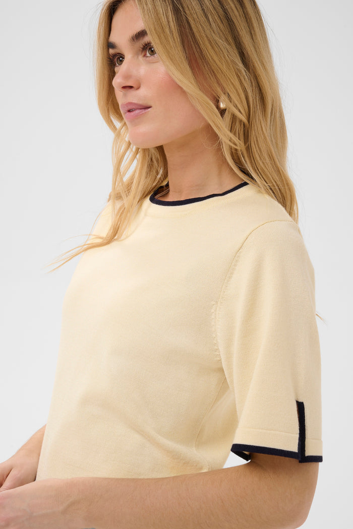 Mila T-shirt