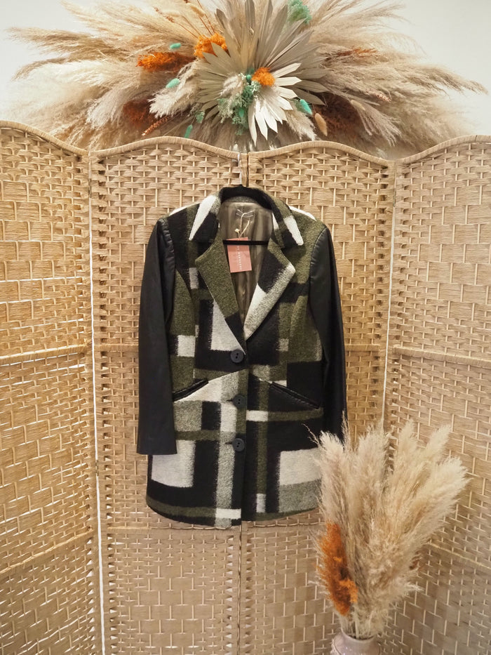 Naya Check Jacket with leather Sleeve M