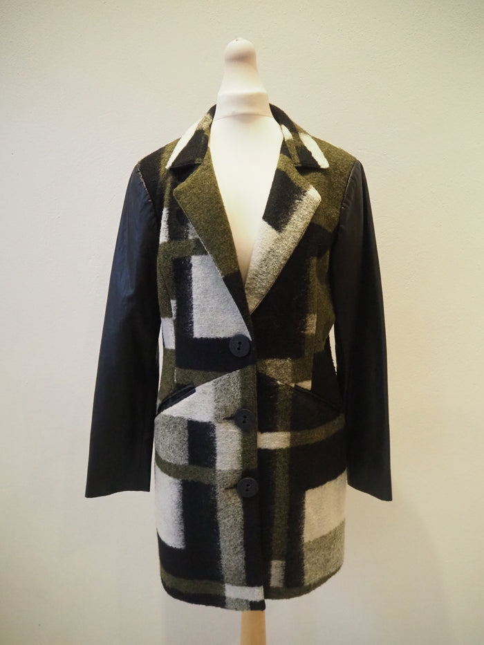 Naya Check Jacket with leather Sleeve M