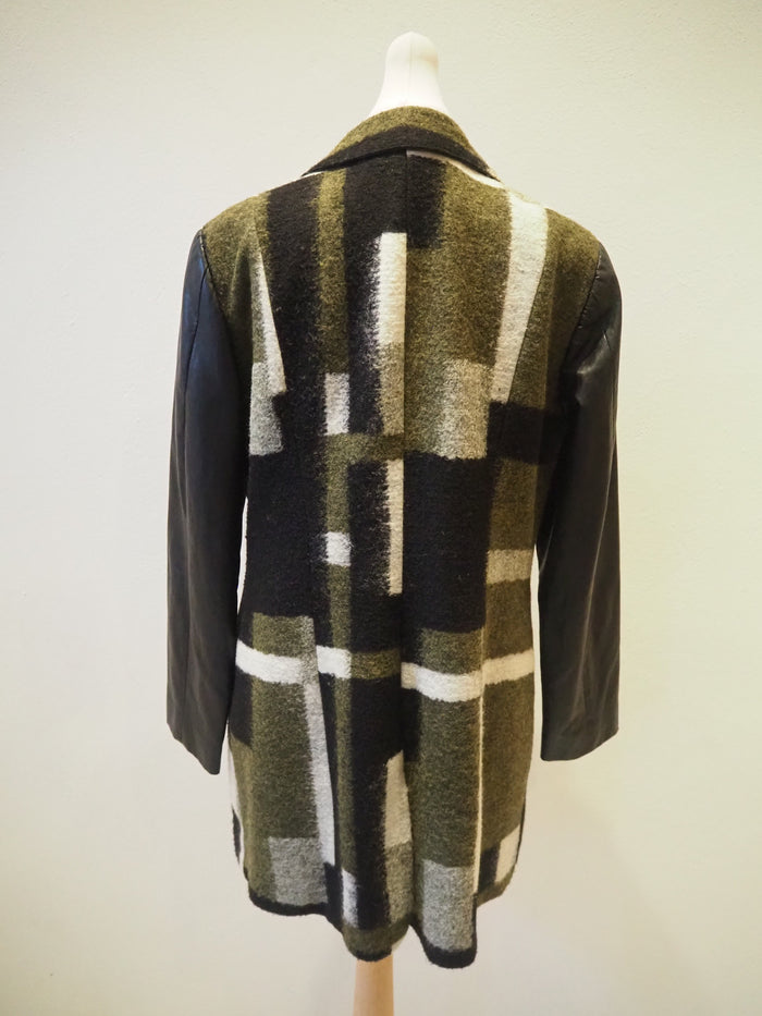 Naya Check Jacket with leather Sleeve M