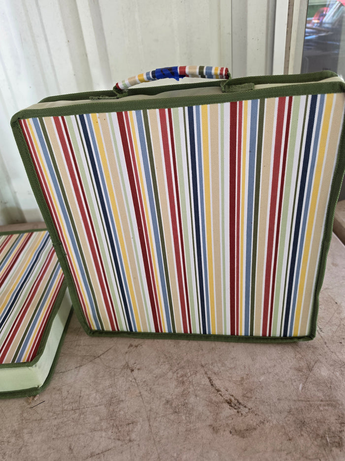 Pair of Portable Seat/Stadium Cushions w/Handles