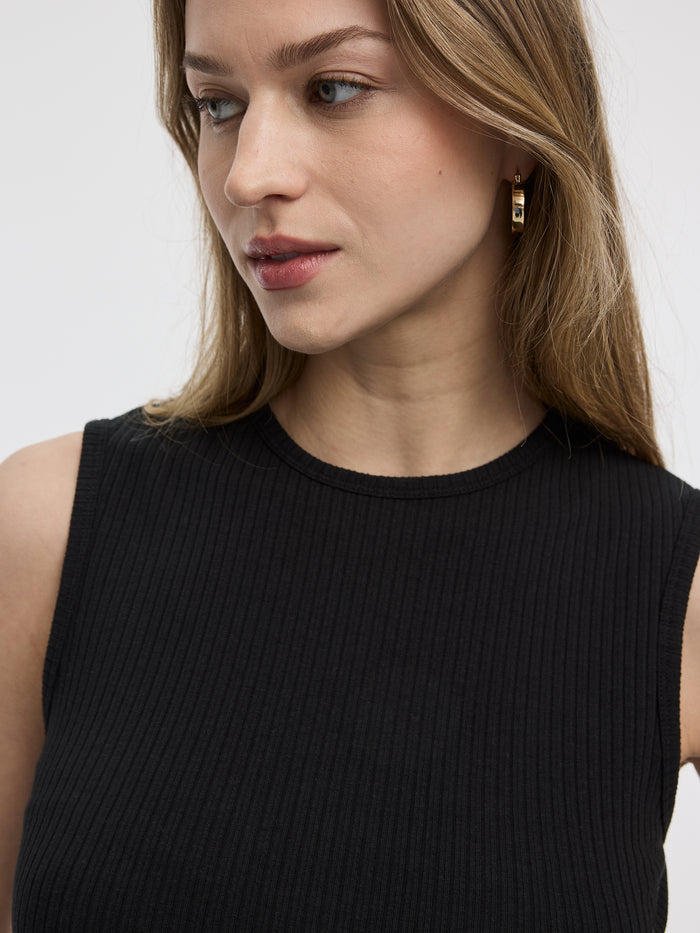 Ribbed Crew-Neck Tank