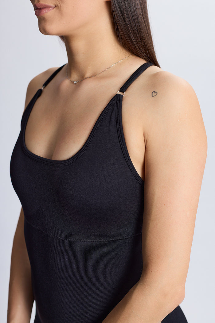 SEAMLESS SCRUNCH ONESIE BLACK
