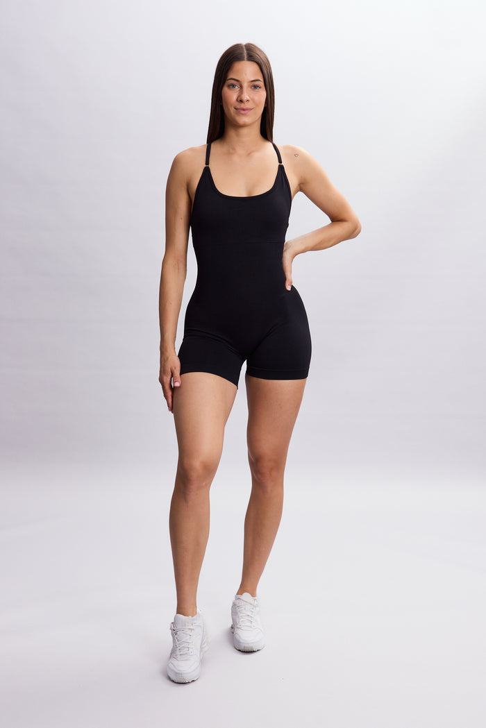 SEAMLESS SCRUNCH ONESIE SHORT BLACK