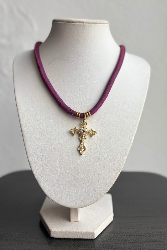 Single Pendant Cord Necklace