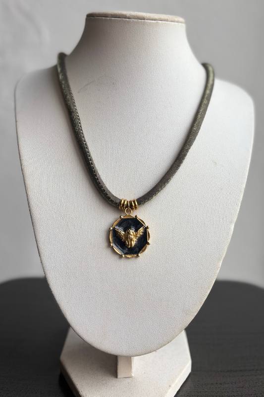 Single Pendant Cord Necklace