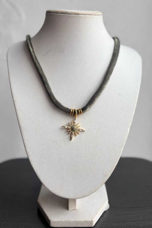 Single Pendant Cord Necklace