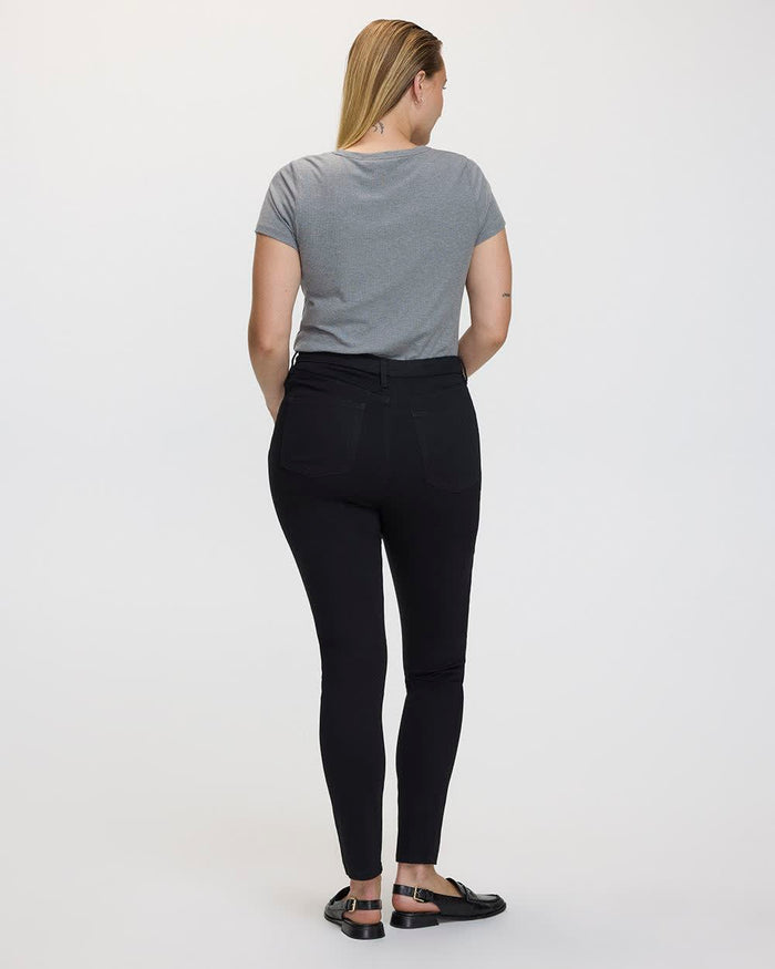 Skinny-Leg High-Rise Jean - The Signature (R) - Curvy Fit