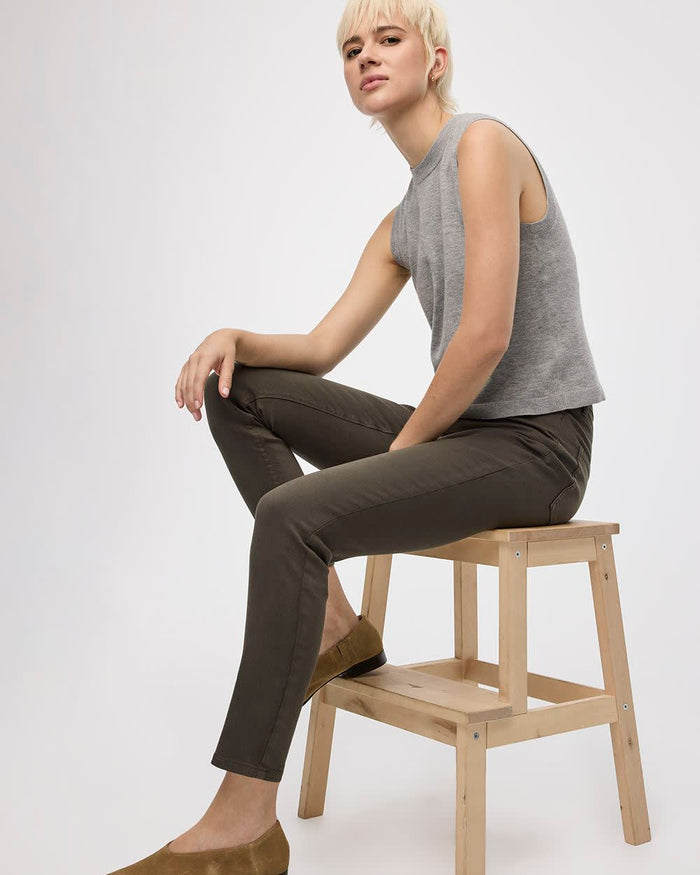Skinny-Leg High-Rise Jean - The Signature (R)