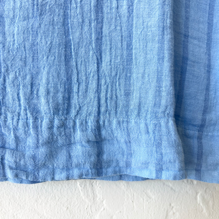 Sleeveless Shirt in Blue Stripe