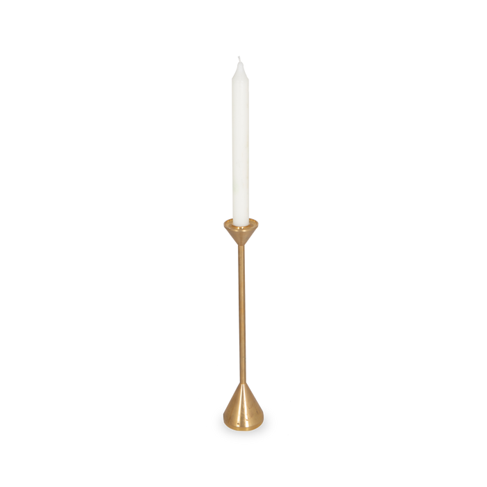 Made from solid brass, the classic spindle shape features a tall and elegant design.
