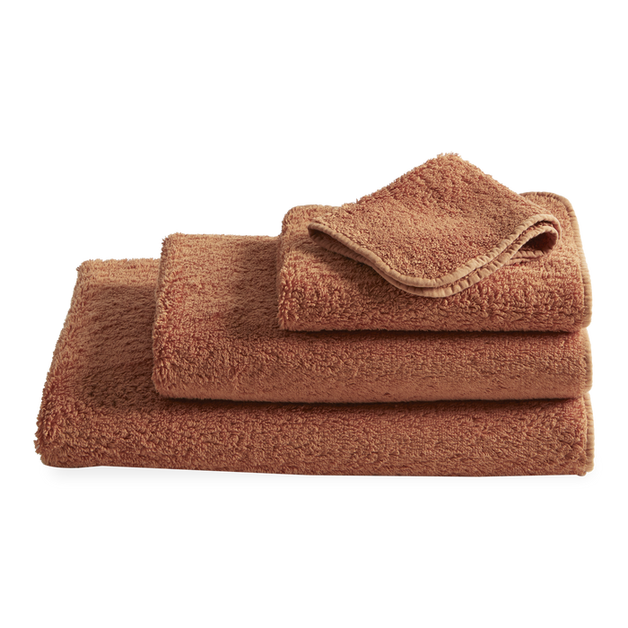 Indulge in the exceptional quality and softness of the Super Pile towel collection.