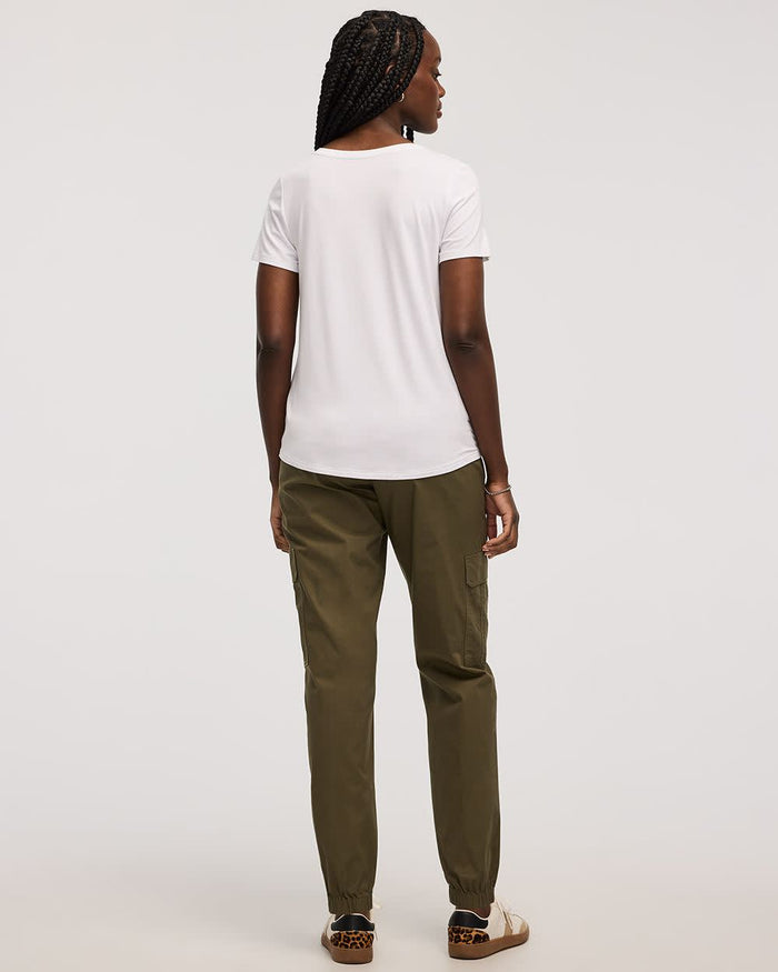 V-Neck T-Shirt - R Essentials