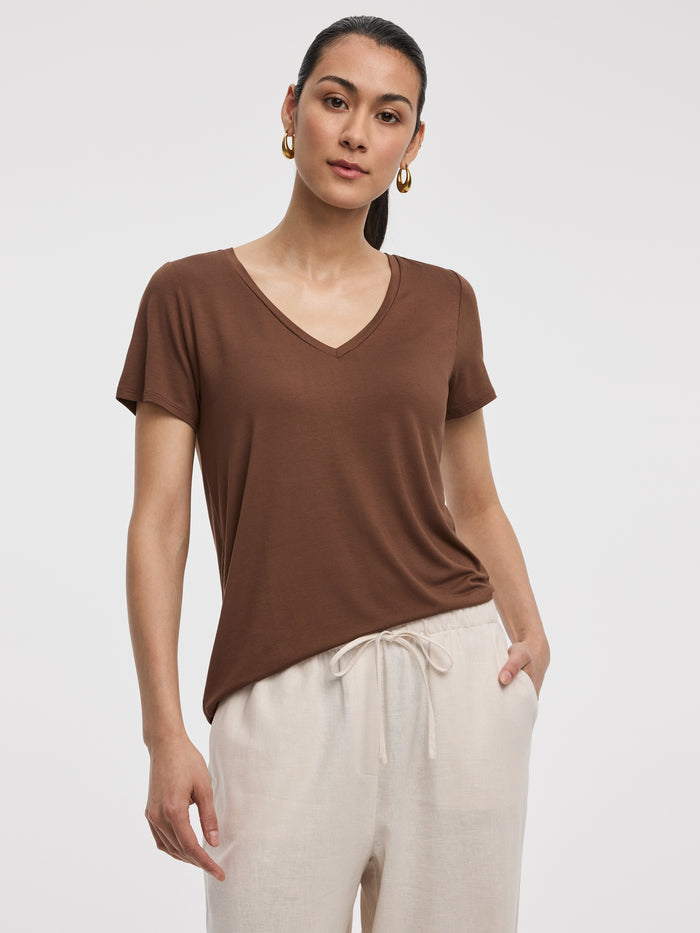 V-Neck Tee - R Essentials