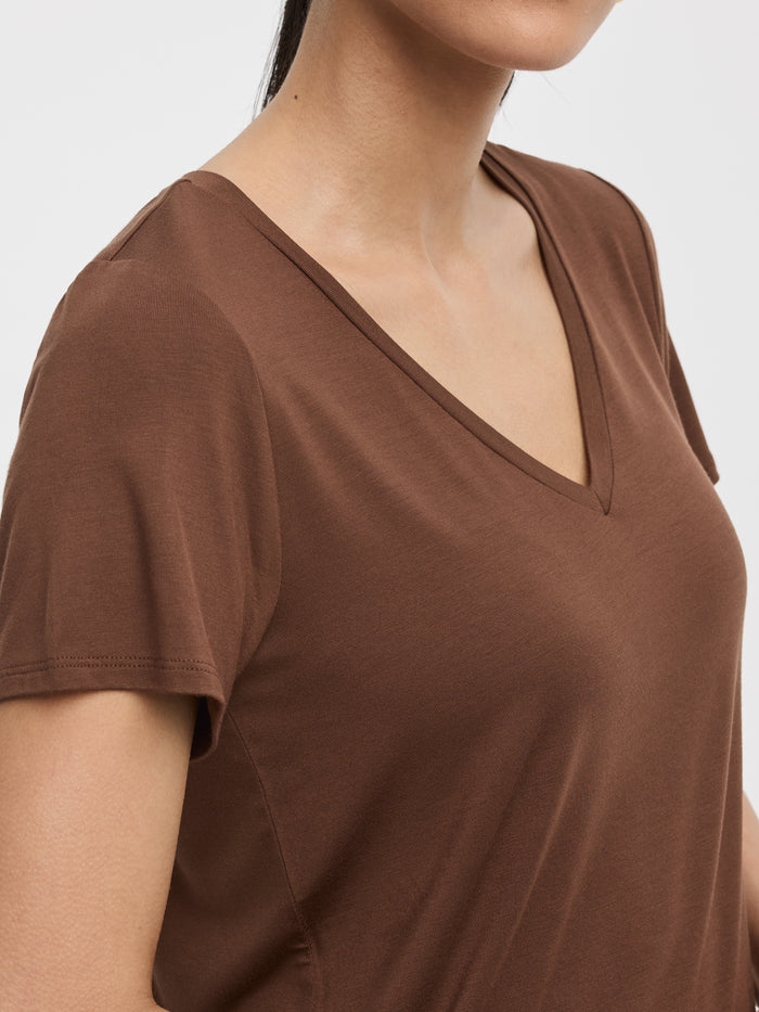 V-Neck Tee - R Essentials