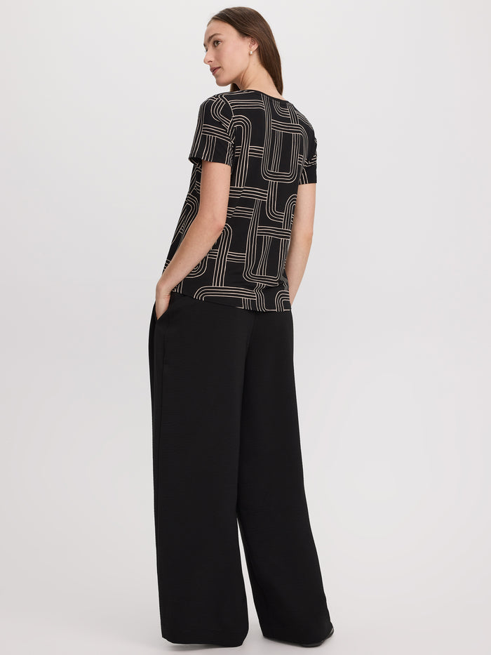 V-Neck Tee - R Essentials