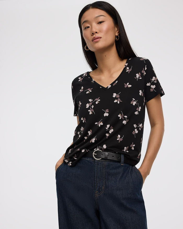 V-Neck Tee - R Essentials