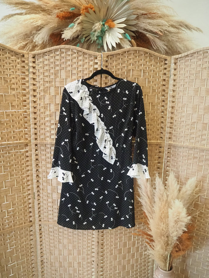 Very Black/White Ruffle Dress M