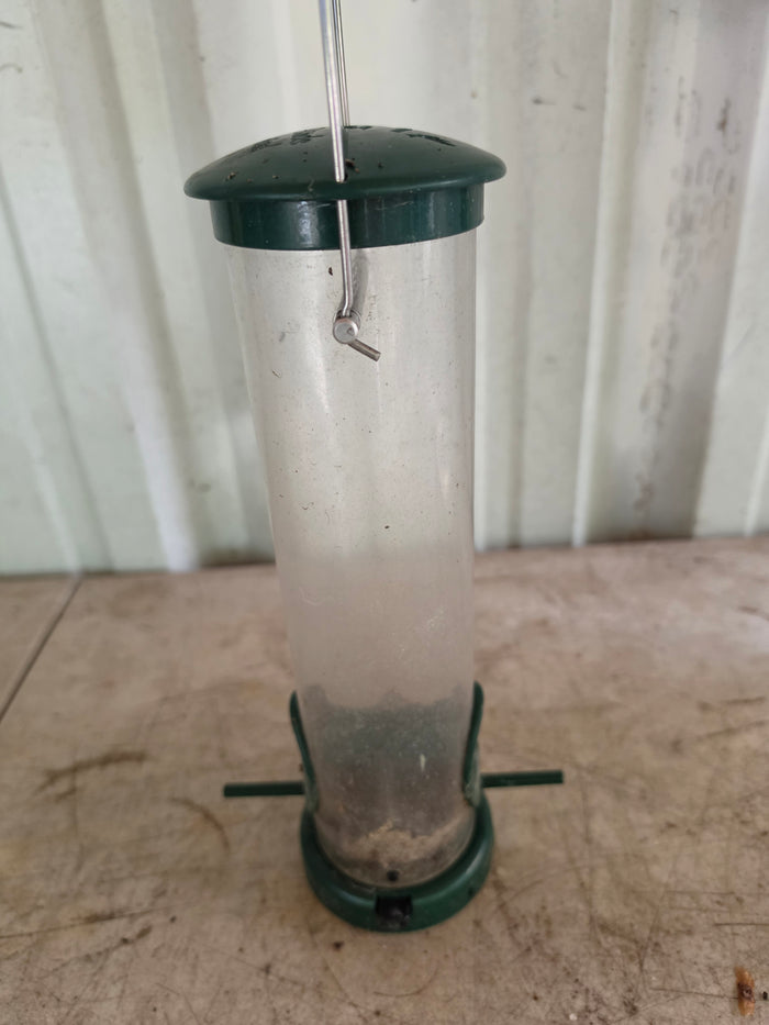 Wild Birds Unlimited Feeder and Bird Seed Storage Dispenser/Container